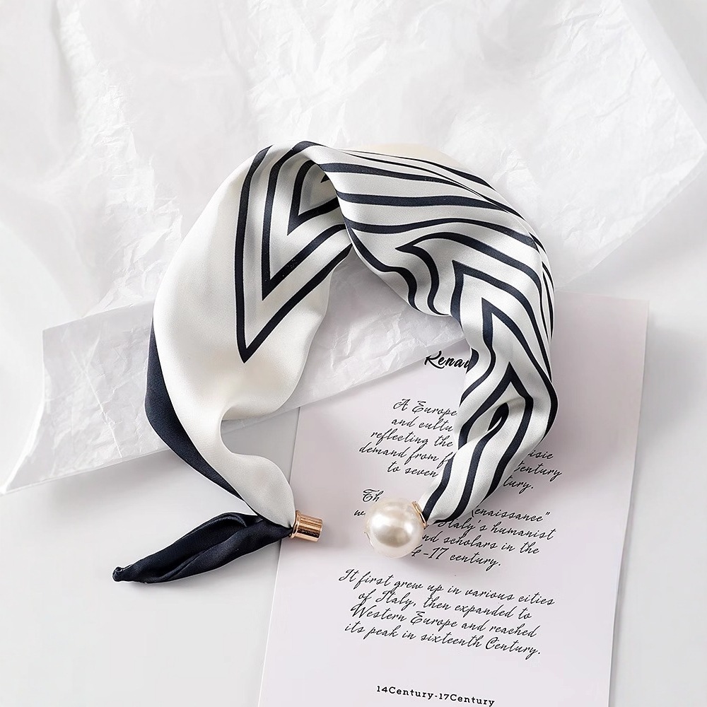 Lenço de Seda Feminino com Fiv - Scarf Silk Neck avaliação e preço