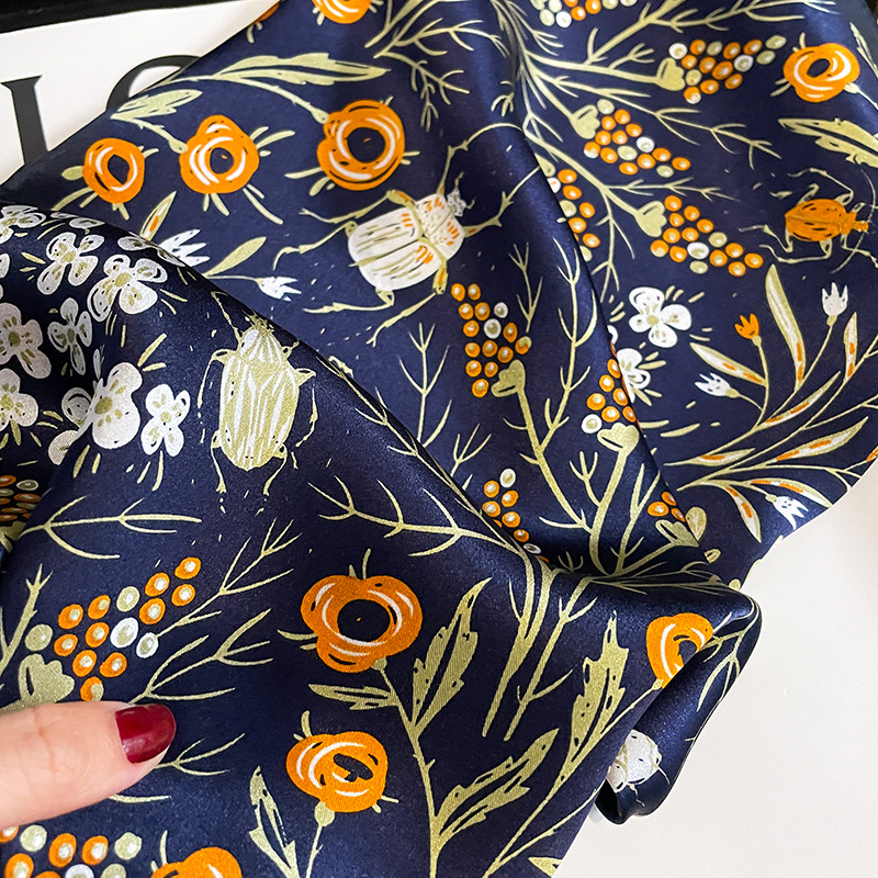 Lenço Quadrado de Cetim 100% S - Scarf Silk Neck avaliação e preço