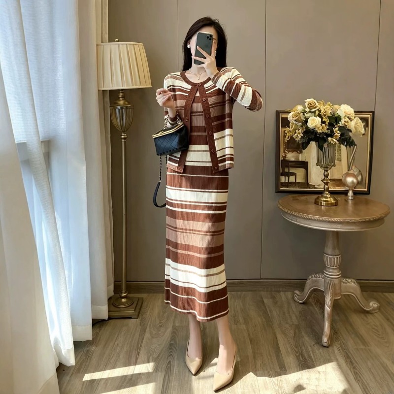 Conjunto de Saia Plissada Miya - Women Formal Wear For Summer avaliação e preço